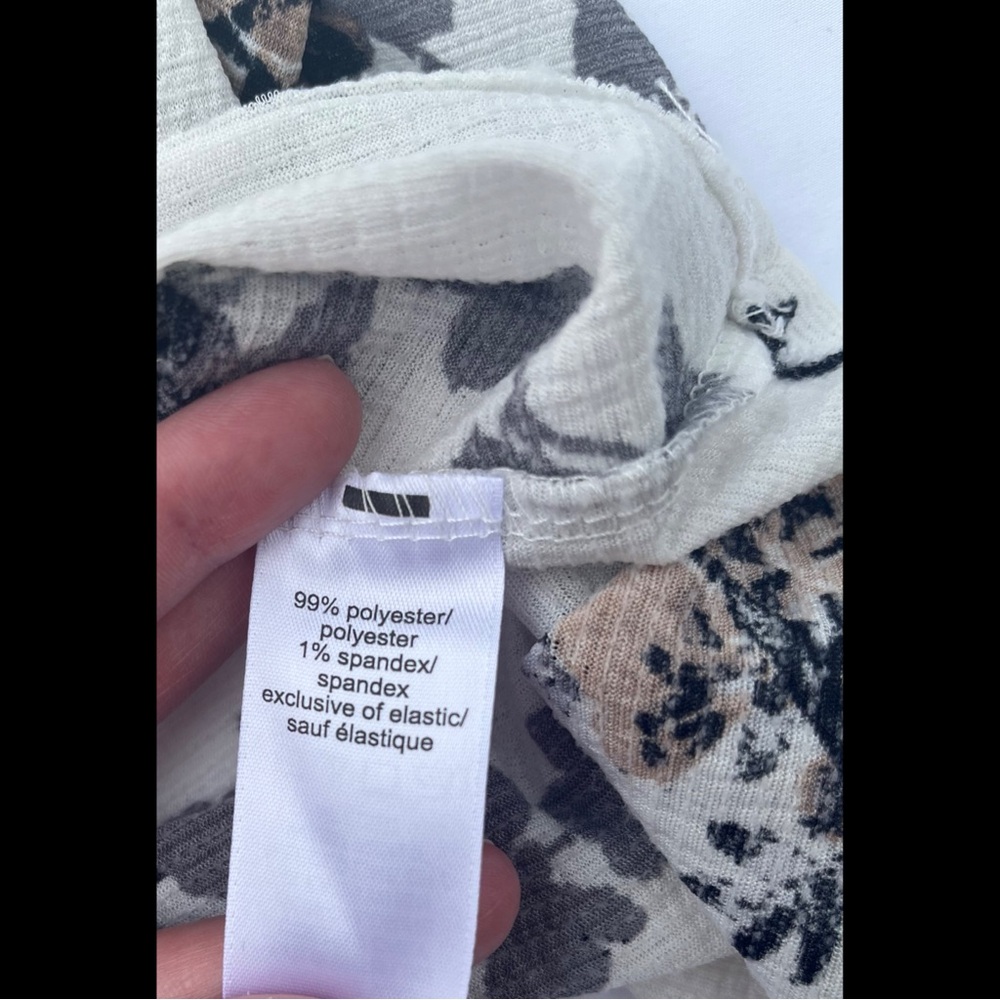 Black and Cream Floral Blouse - Picture 10 of 14